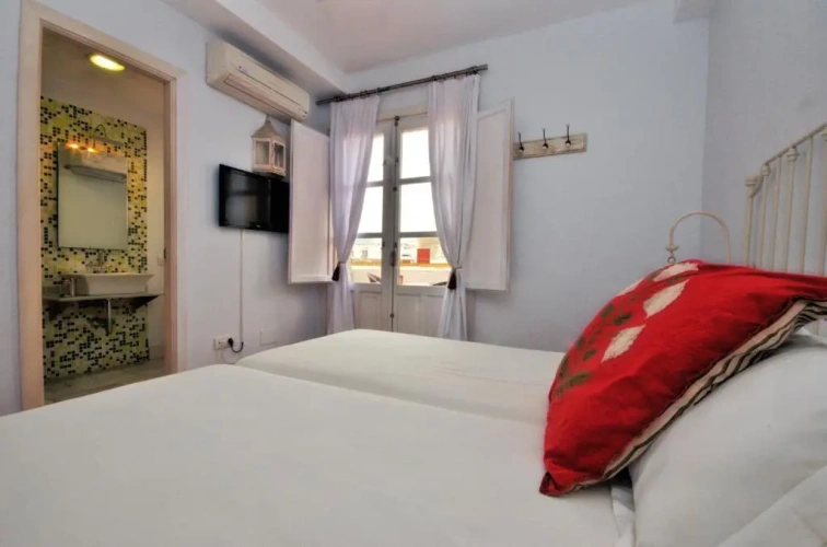 Standard Double room with city view