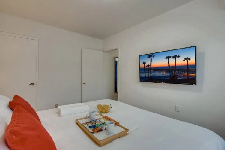 Walk To Beach 2BR Top Location - AA