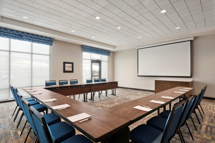 Hampton Inn & Suites by Hilton Kelowna Airport photo 13