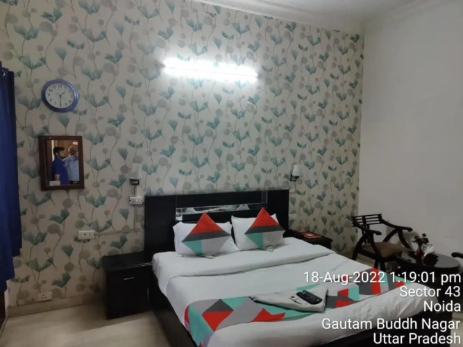 Deluxe Double room with city view