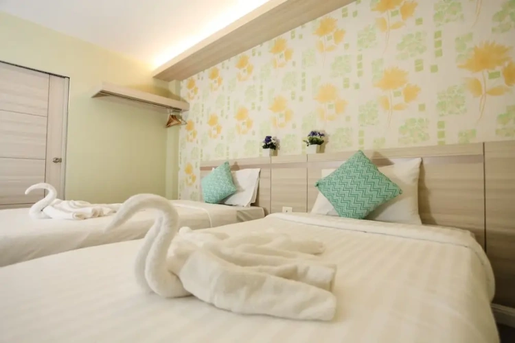 Standard Twin room with balcony