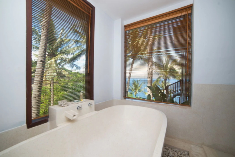 Malimbu Cliff Villa