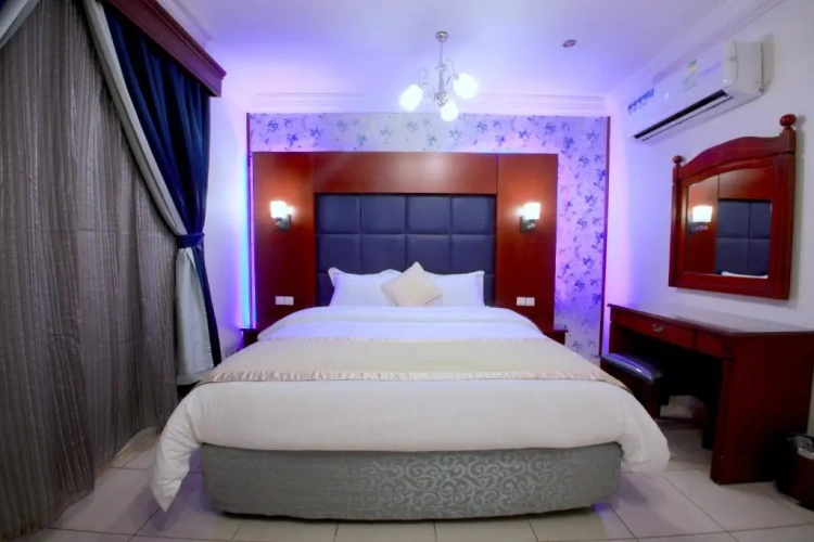 2 Bedrooms Apartment