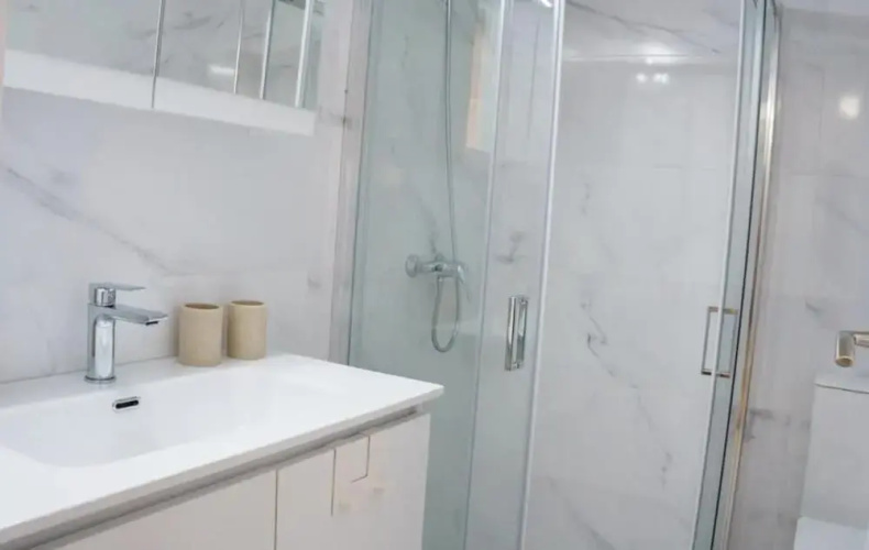 Loutraki Coastal Apartment Retreat