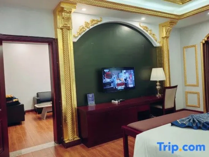 Deluxe Suite
