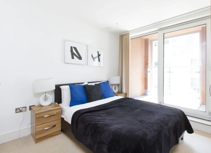 1 Bedroom Business Apartment with city view