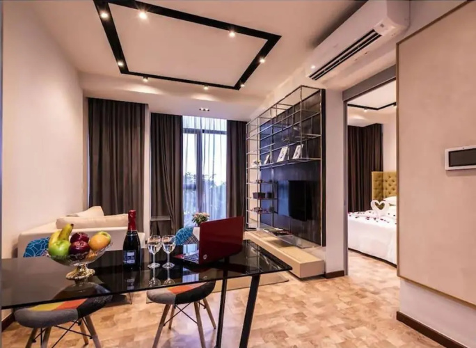 Expressionz Professional Suites by SweetHome