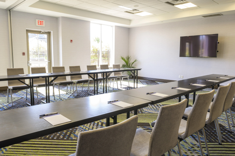 Holiday Inn Express & Suites North Bay photo 22