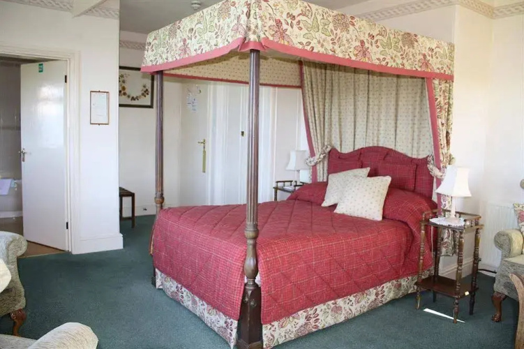 Lantern Lodge
