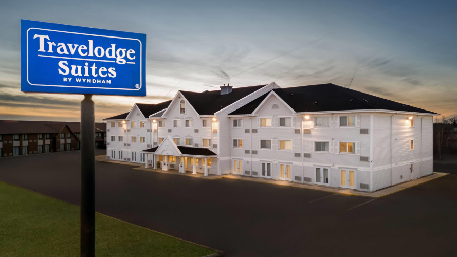 Travelodge Suites By Wyndham Regina / Eastgate Bay photo 12