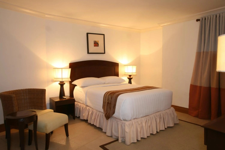 Crown Regency Suites & Residences - Mactan