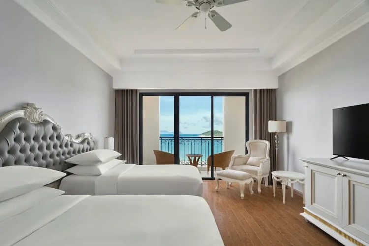Deluxe Twin room with balcony and with ocean view