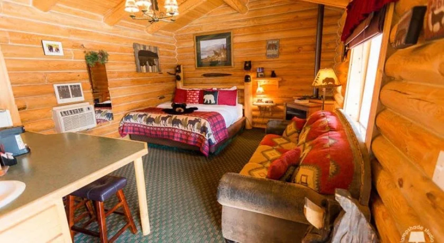 Cabin Creek Inn