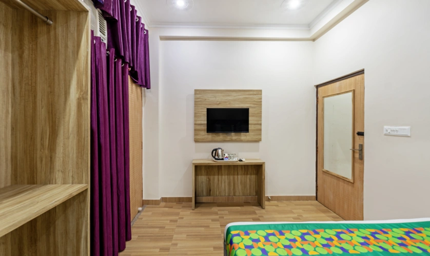 Economy room