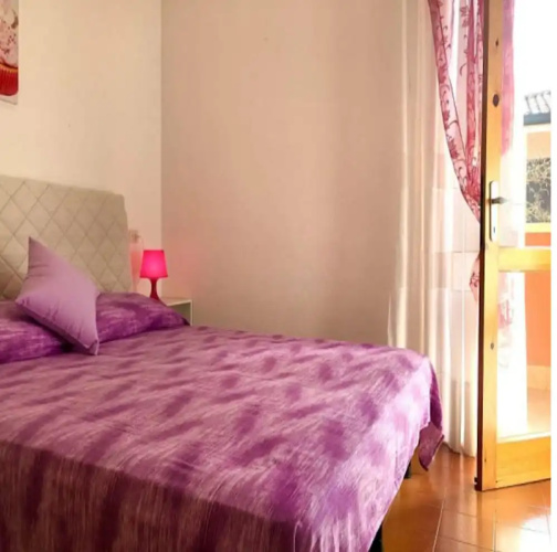 Colorful Apartment With Balcony-beahost