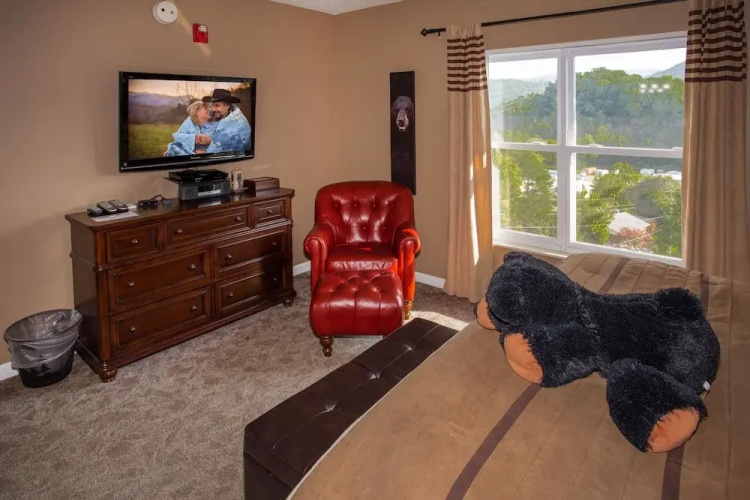 Whispering Pines 552