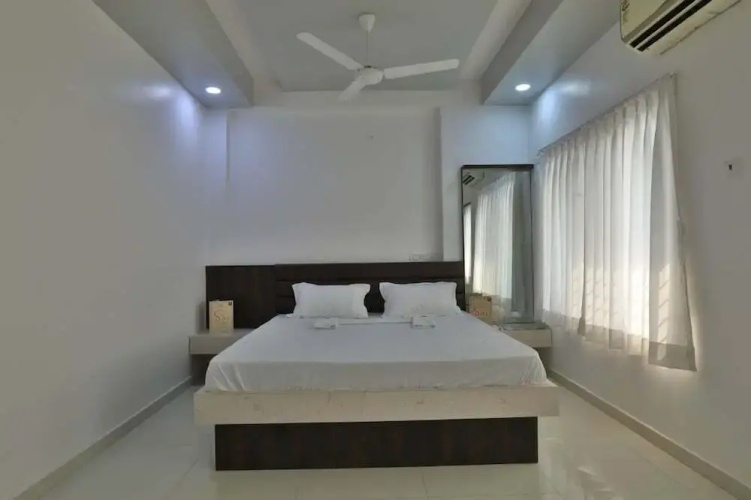 Hotel Sai Ratna