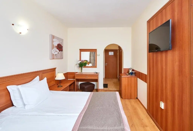 Standard Twin room with balcony