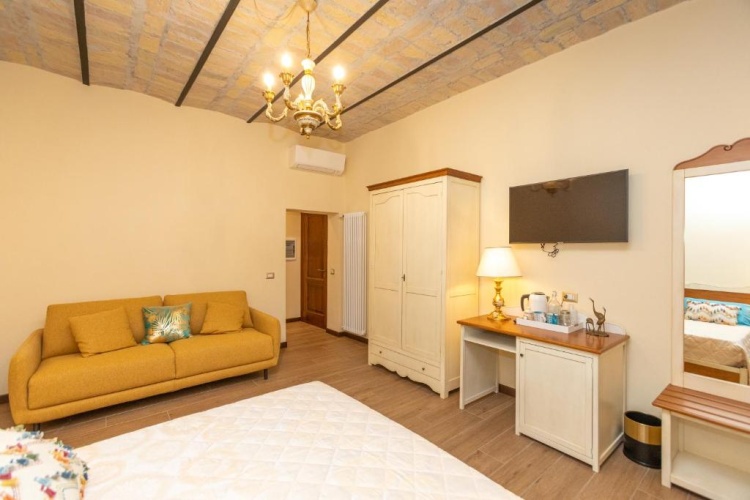 Classic Triple room