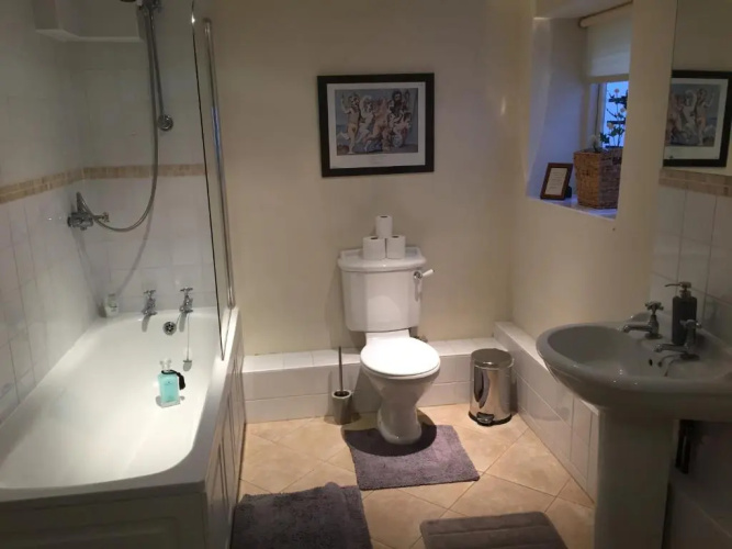 Super Spacious Regency Flat with Parking