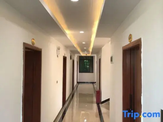Zhiyun Hotel (Huangguoshu Waterfall)