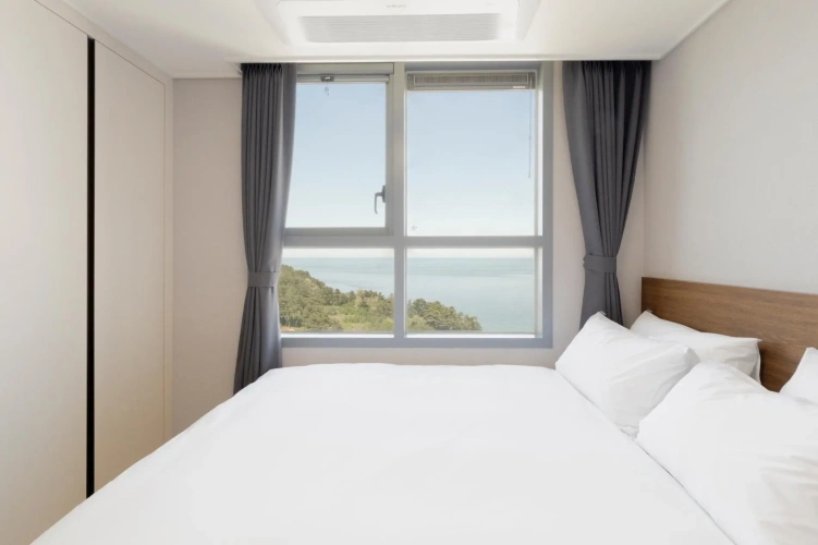 1 Bedroom Double Suite with balcony and oceanfront