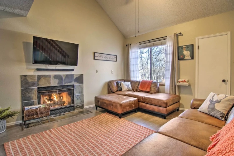 3 Bedrooms Apartment