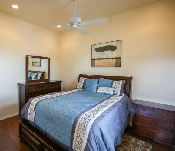 Downtown Spacious Suites by Hosteeva