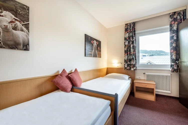 2 Bedrooms Apartment with balcony and with mountain view