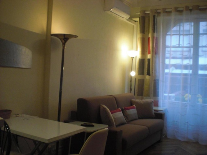 Studio Carré d'Or, à 50 m de la plage et du Négresco