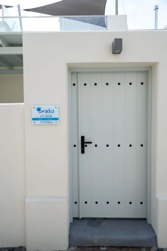 Ground Floor (in the Center of Fira) Triple Apartment