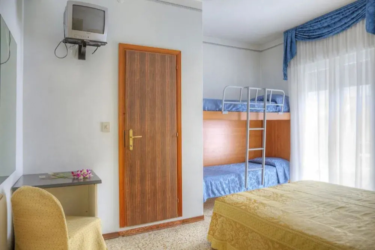Hotel Fides
