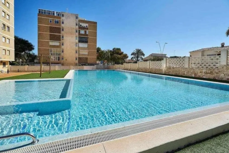 3 Bedrooms Apartment