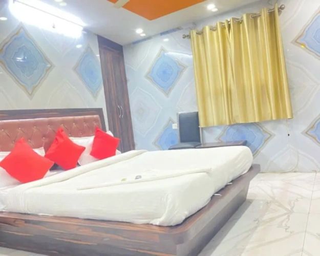 Deluxe Double room with city view
