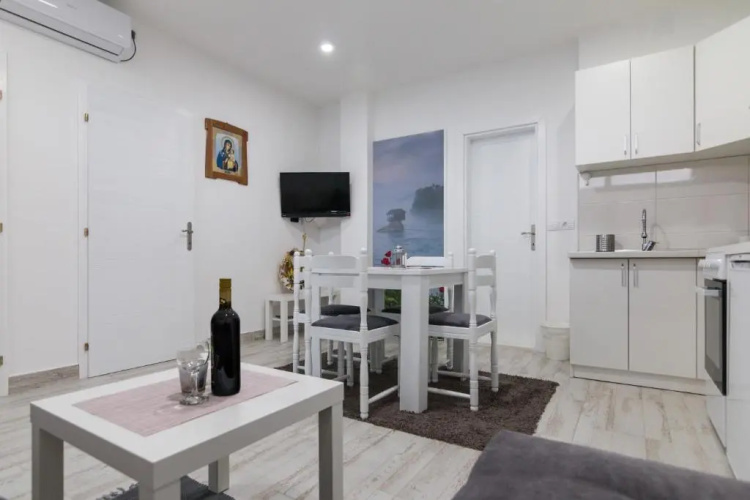 Apartment BB