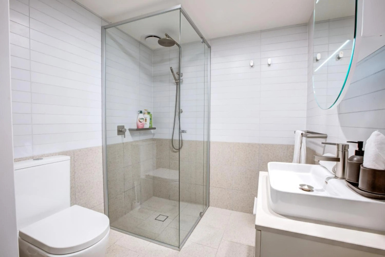 The Hamptons - Lux 2 Bed 2 Bath, Pool - Central Location