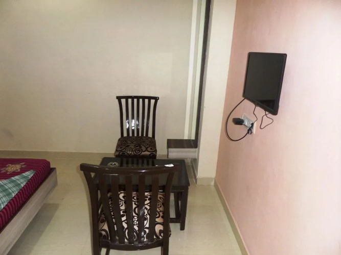 Riya Raj Hotel