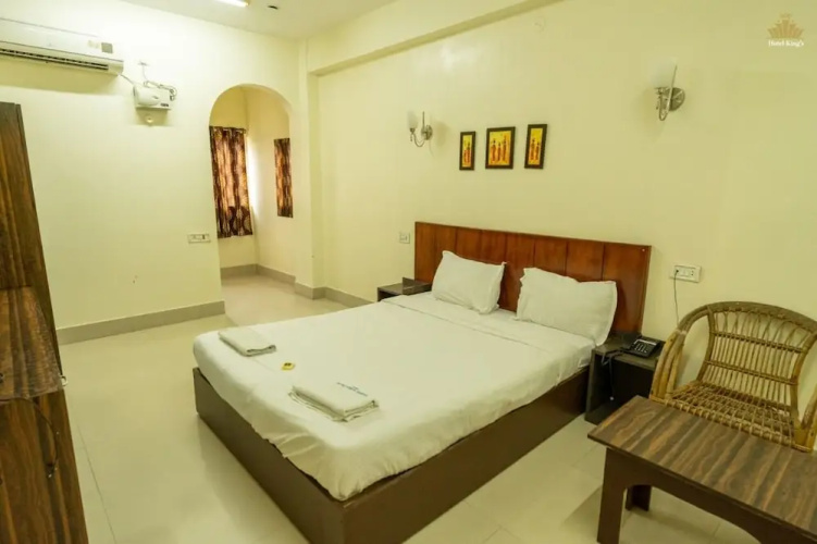 Hotel The King's