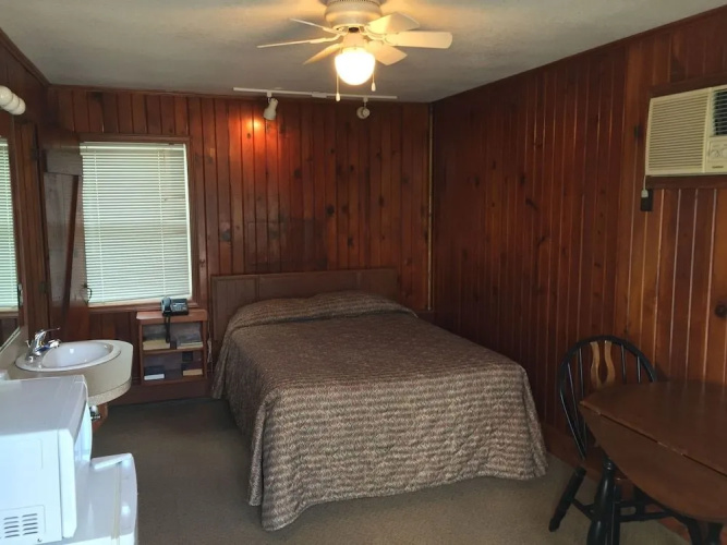Evergreen Inn