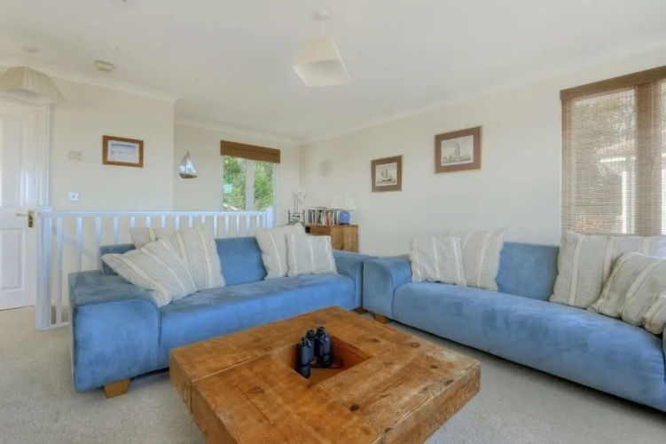 4 Coram Court