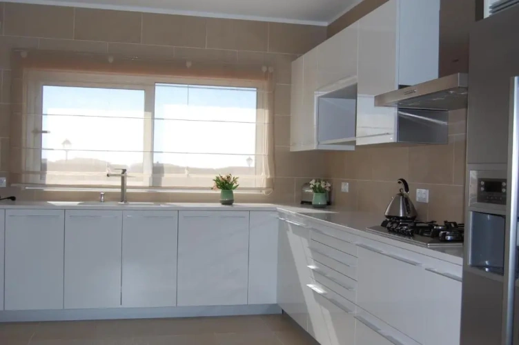 4 Bedrooms Cottage