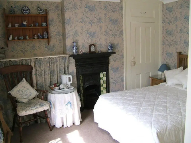 Chedgrave House