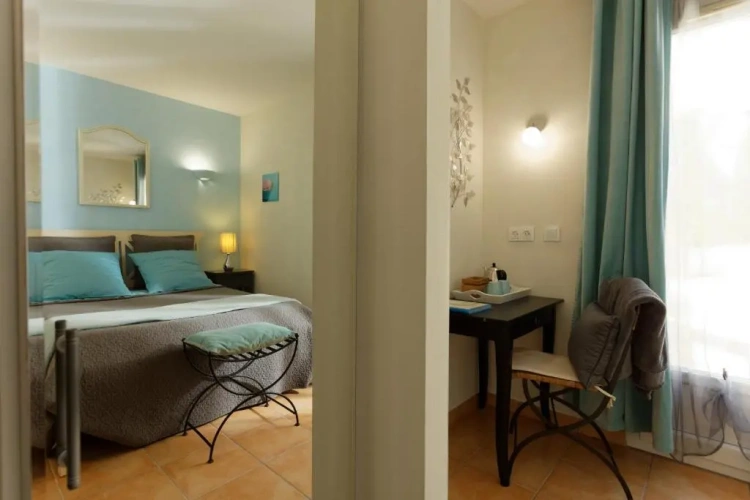 Standard Double room with garden view
