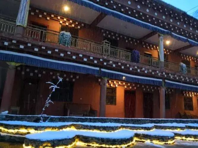 Garze Tagong Grassland Hotel