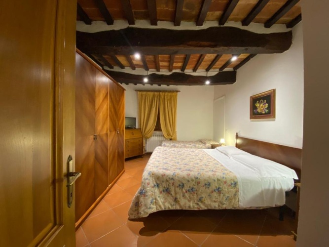 Standard Triple room