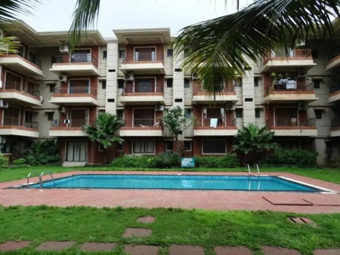 Apartment with pool view