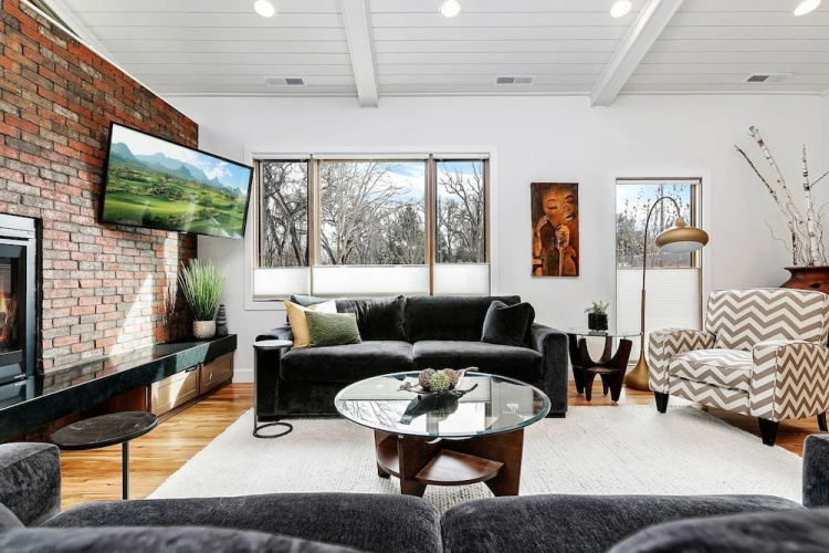 Spacious Custom Built Home in Boises North End