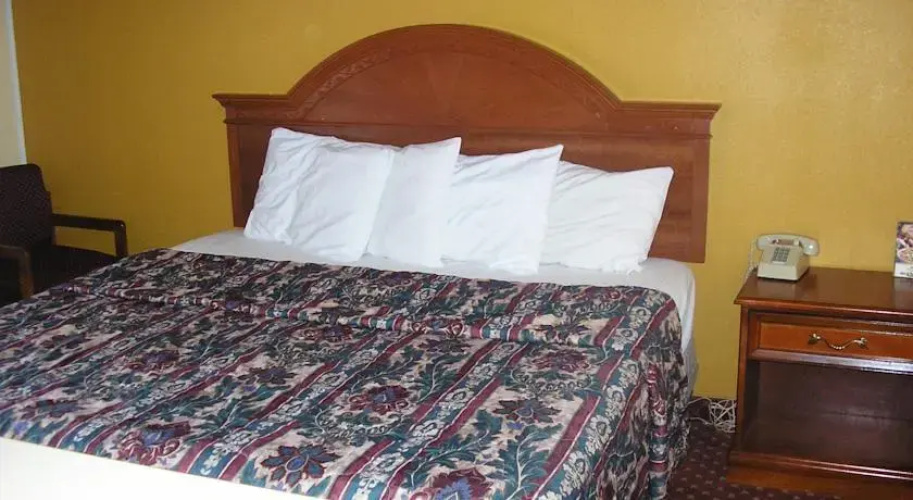 Red Carpet Inn