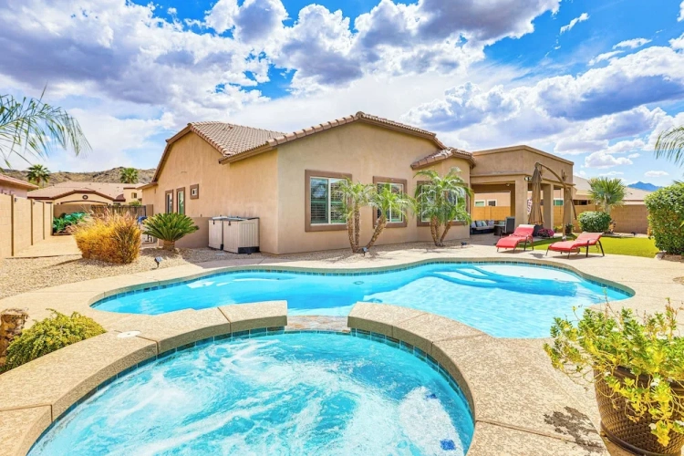 4 Bedrooms Cottage