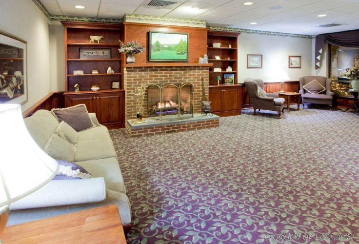 Round Hill Inn